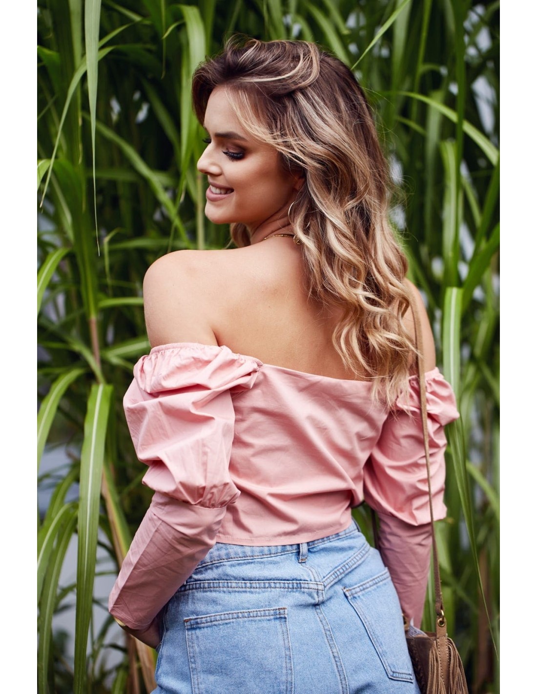 Short blouse with a heart neckline, pink 4070 - Online store - Boutique